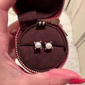Stunning pearl earrings